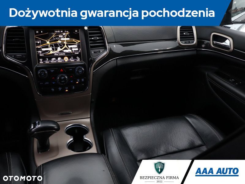 Jeep Grand Cherokee - 9
