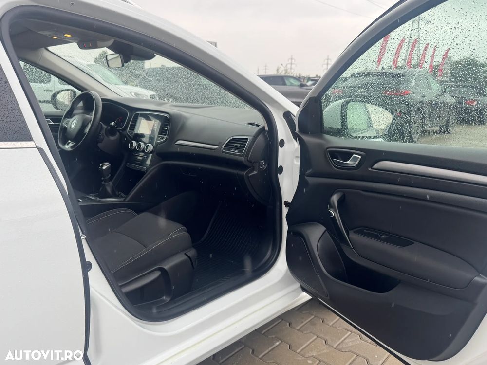 Renault Megane BLUE dCi 115 BUSINESS EDITION - 17