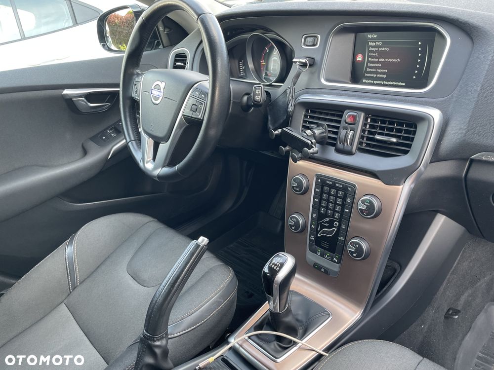 Volvo V40 D3 Summum - 37