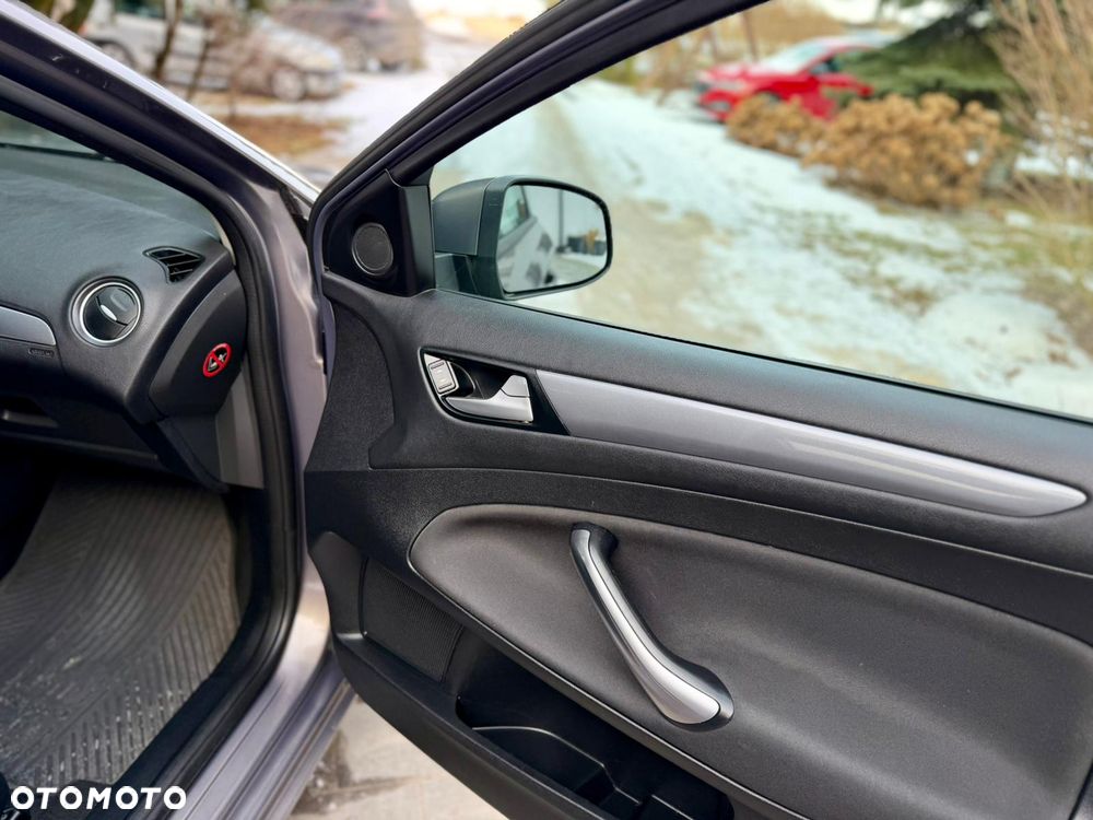 Ford Mondeo 2.0 TDCi Trend - 32