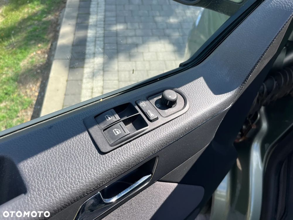 Volkswagen Multivan - 14