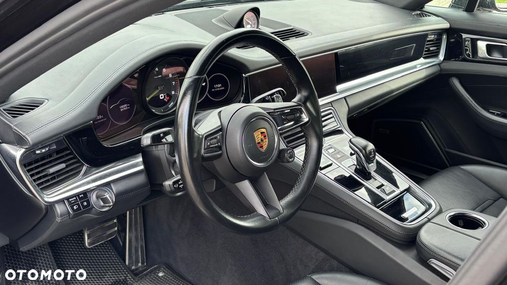 Porsche Panamera 4 E-Hybrid - 10