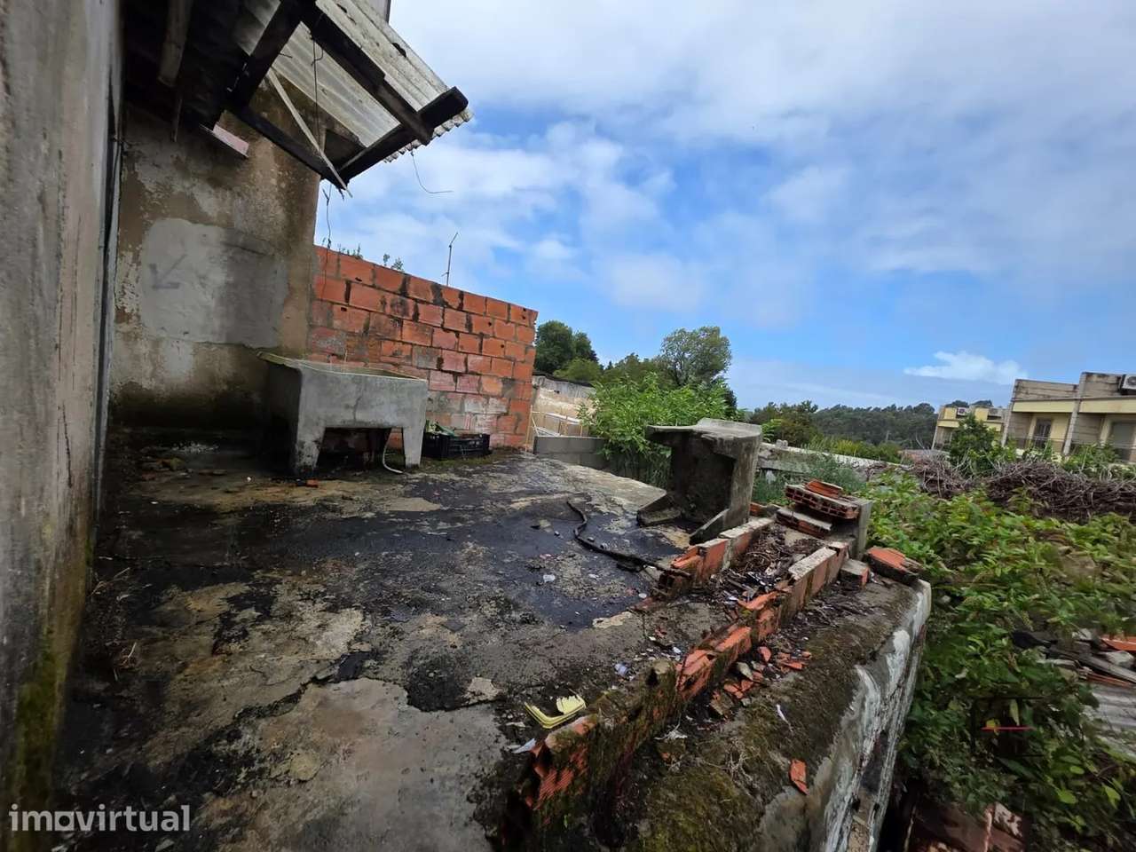 Moradia para Reabilitação Total em Vilar do Paraíso - Grande imagem: 4/17