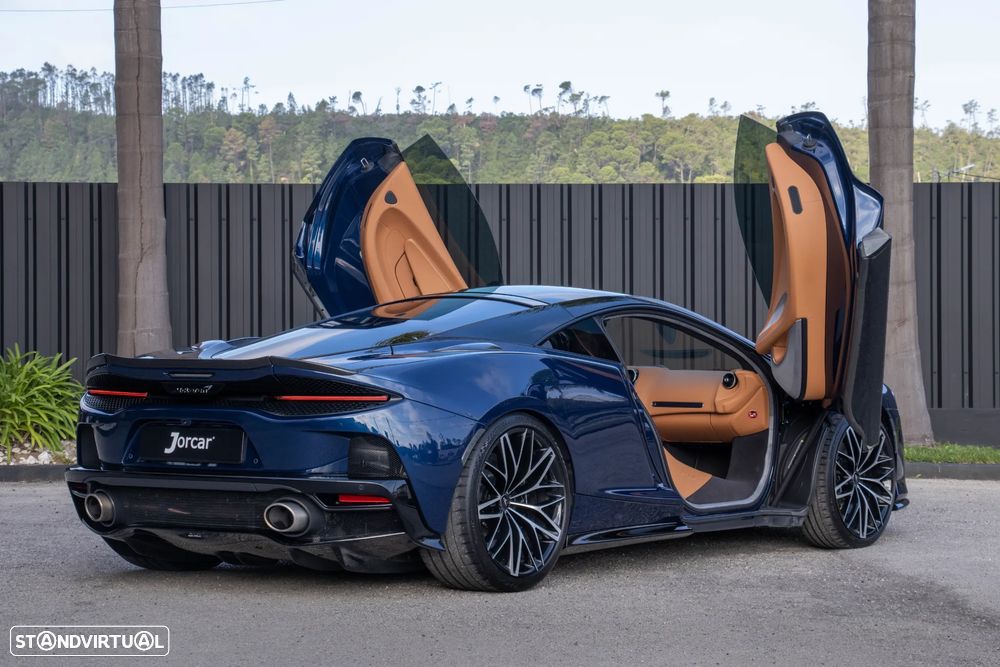 McLaren GT 4.0 Twin-Turbo V8 - 18