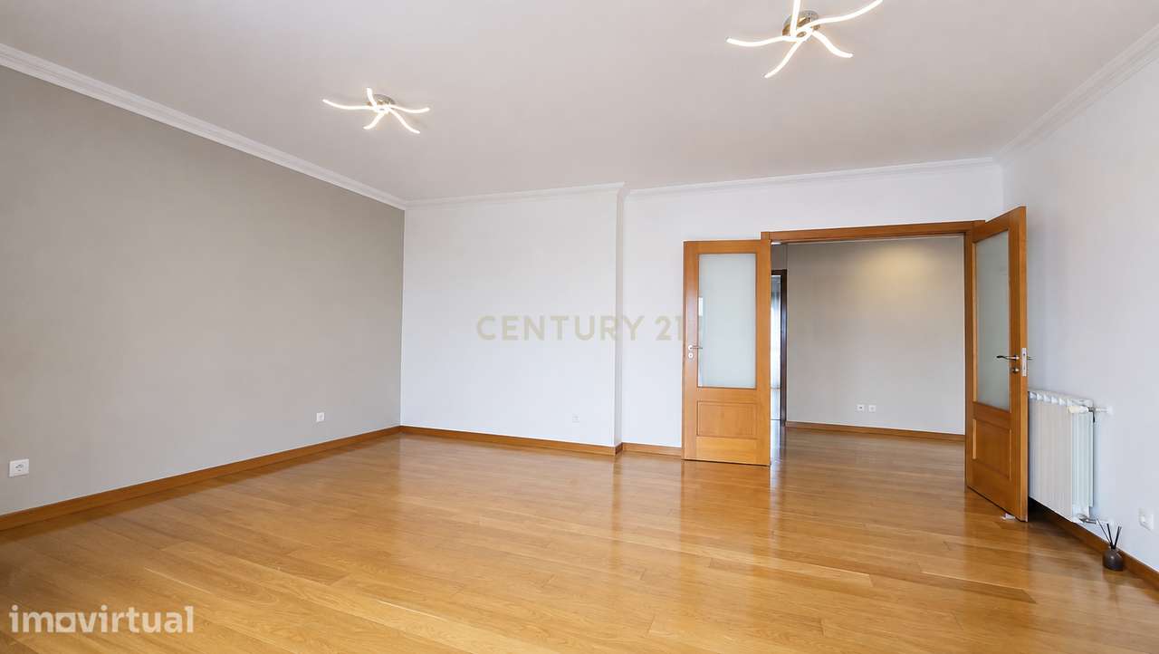 T2 com Box para arrendamento em Porto Salvo, Oeiras - Grande imagem: 2/29