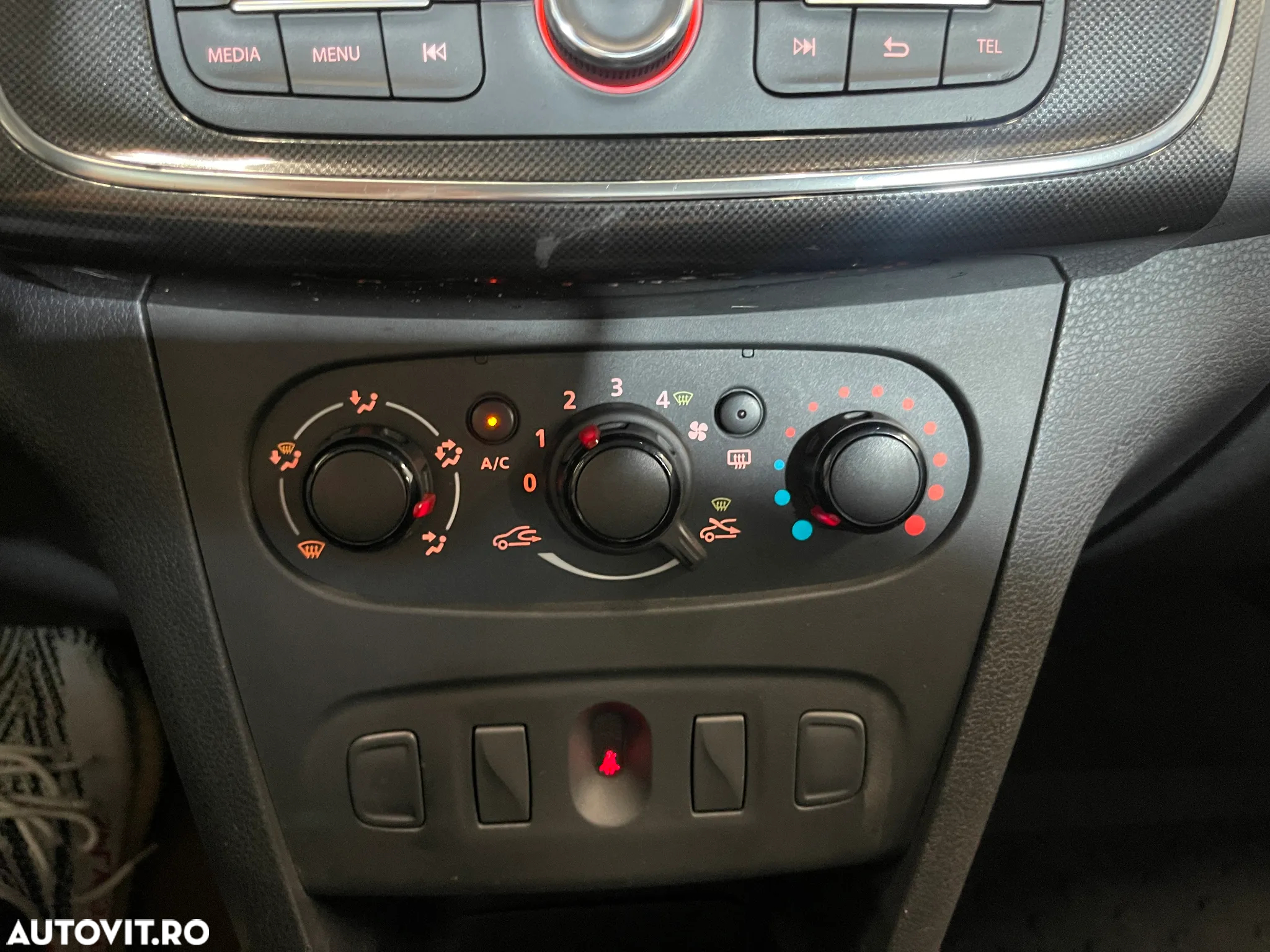 Dacia Logan 1.0 SCe Laureate - 13