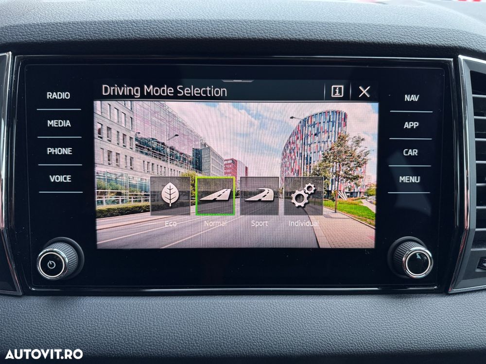 Skoda Karoq 2.0 TDI SCR DSG Style - 19