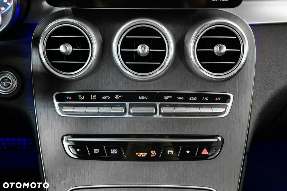 Mercedes-Benz GLC - 33