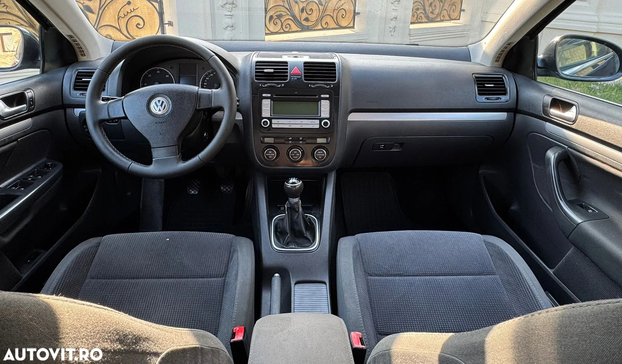 Volkswagen Jetta - 5