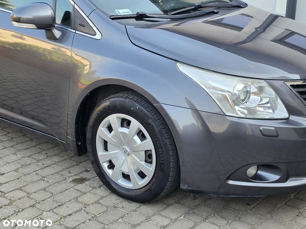 Toyota Avensis 2.0 D-4D - 29
