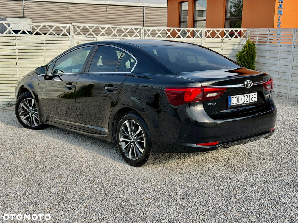 Toyota Avensis 2.0 D-4D Premium - 2