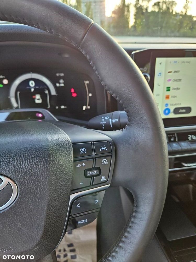 Toyota Camry - 18