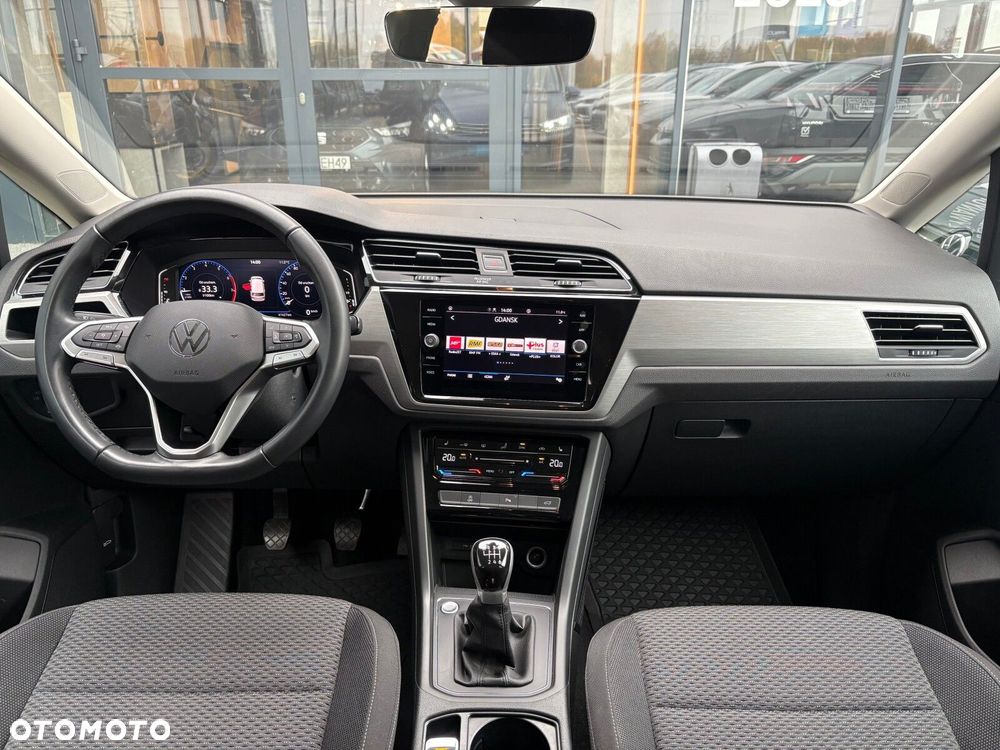 Volkswagen Touran - 10