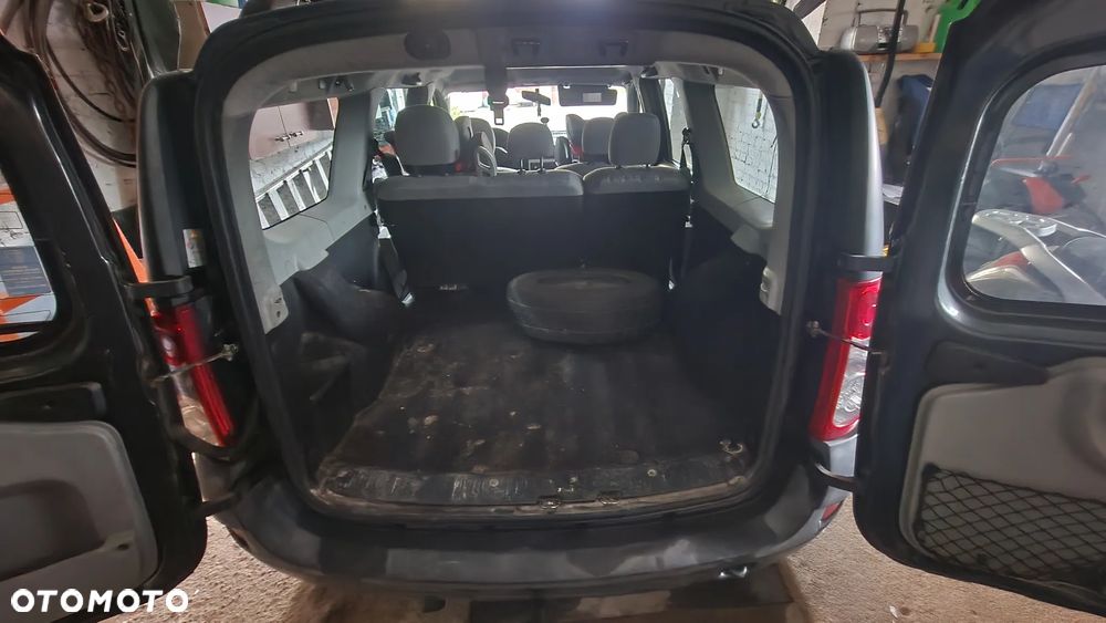 Dacia Logan 1.6 16V Laureate - 6