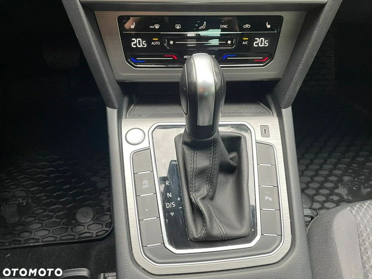 Volkswagen Passat 2.0 TDI EVO Essence DSG - 21
