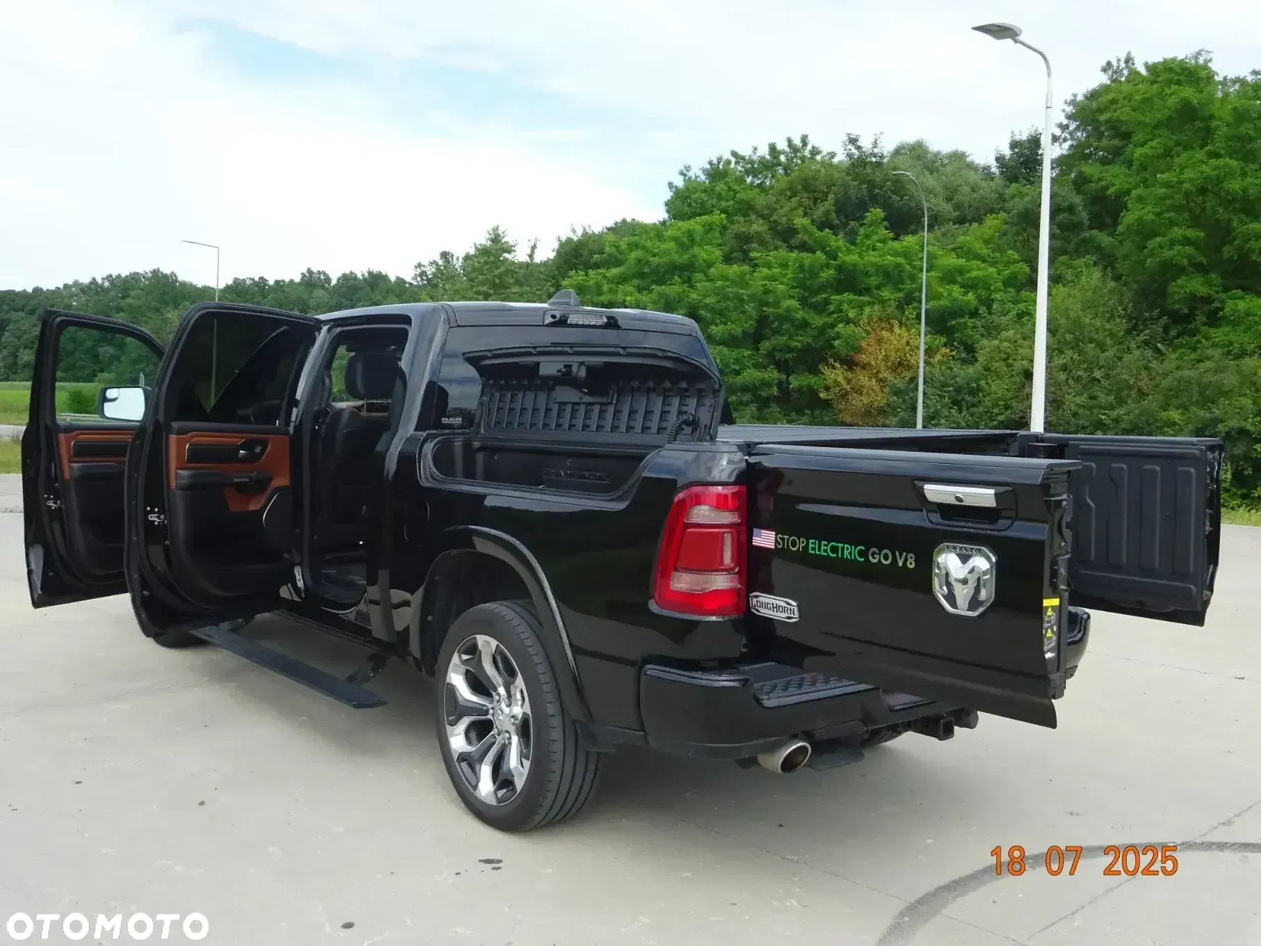 RAM 1500 5.7 eTorque Crew Cab Shortbed Longhorn Chrome - 4