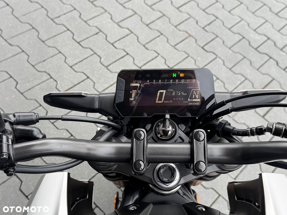 Honda CB - 23
