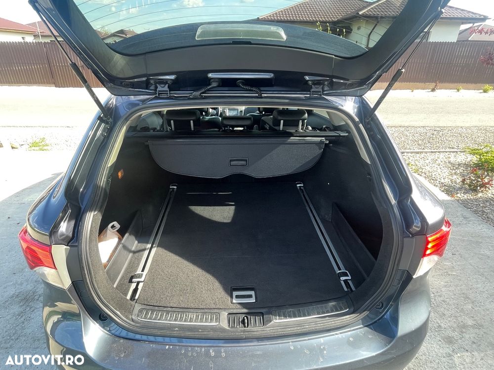 Toyota Avensis 2.2 D-CAT Elegance - 18