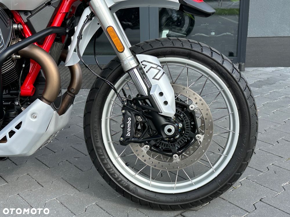 Moto Guzzi V85 - 8