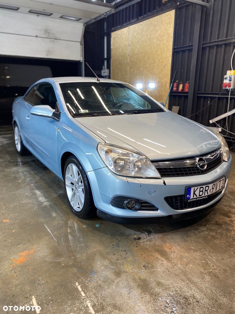 Opel Astra 1.9 CDTI Cosmo - 1