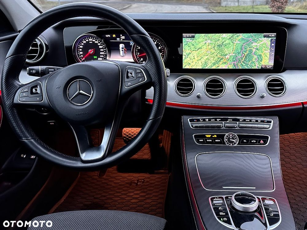 Mercedes-Benz Klasa E 200 9G-TRONIC Avantgarde - 17