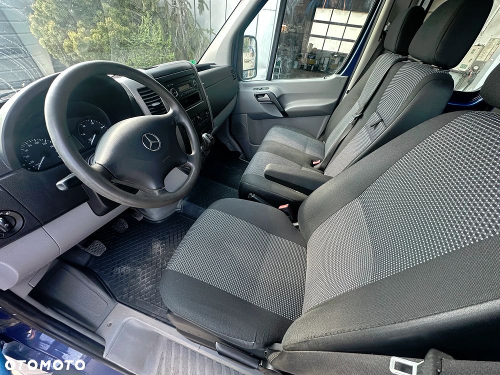 Mercedes-Benz Sprinter - 16