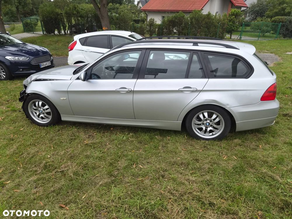BMW Seria 3 318i - 10