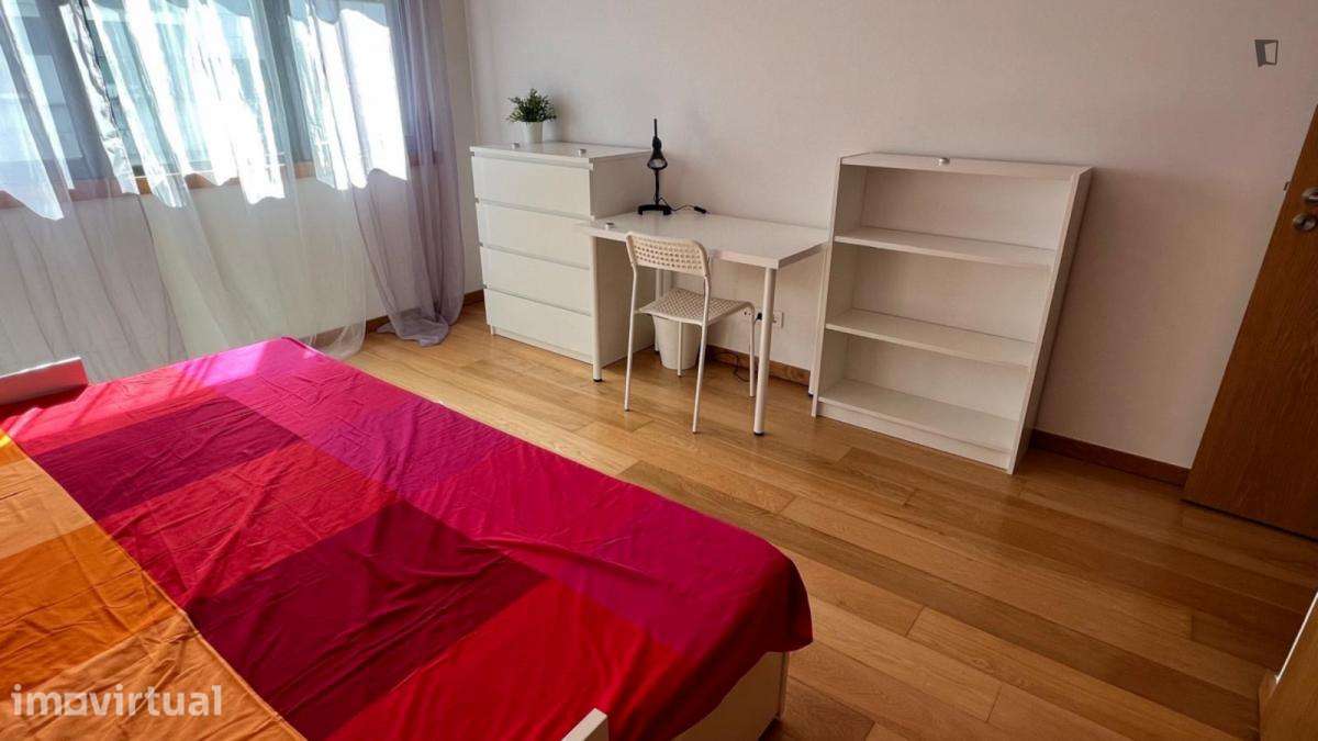 Quarto - localizado em Amadora Lisbon - Grande imagem: 2/16