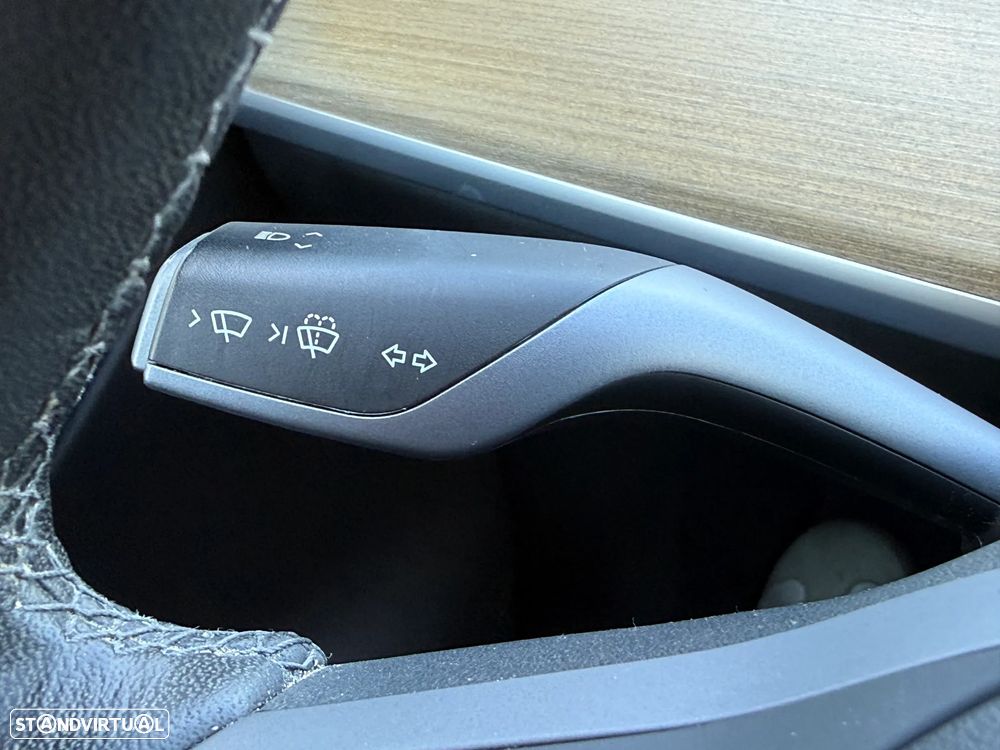 Tesla Model Y Long Range Tração Integral - 37