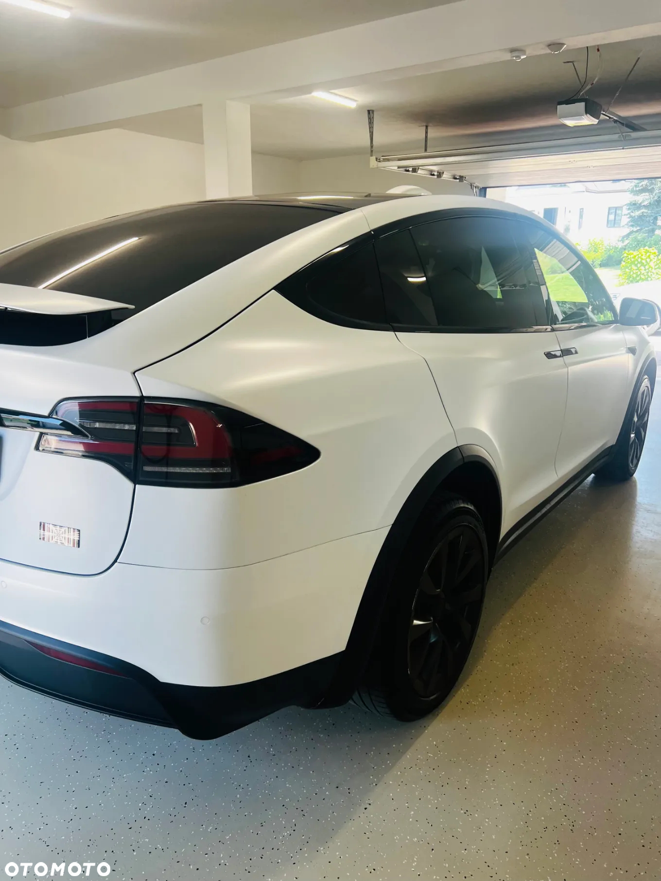 Tesla Model X Plaid - 16