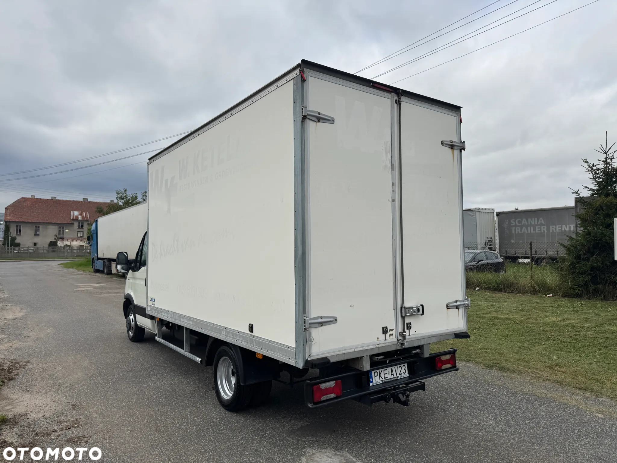 Iveco 35C15 * 3.0 / 150KM * Kontener / Rama * Koła bliźniacze * Rozstaw osi: 4.1m * - 14