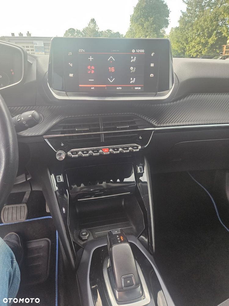 Peugeot 2008 - 9