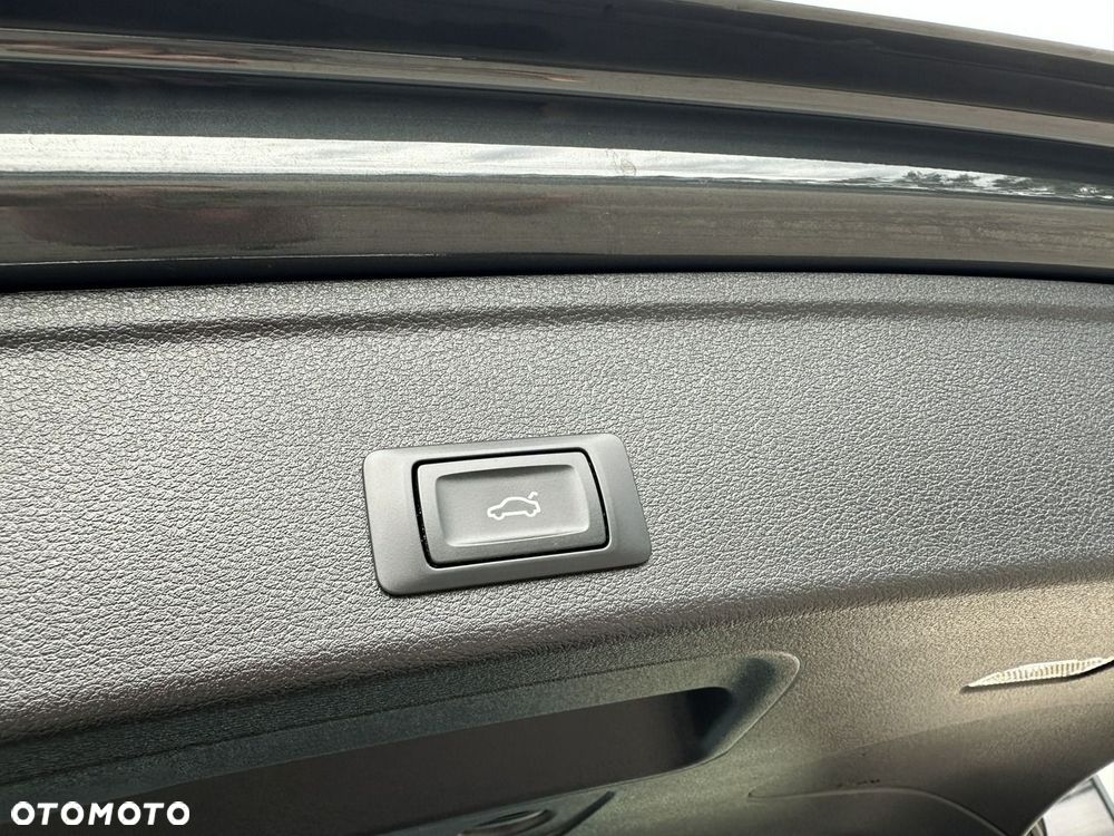 Audi A4 Avant 40 TFSI S tronic S line - 27