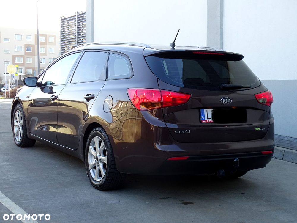 Kia Ceed 1.6 GDI Dream Team Edition - 8