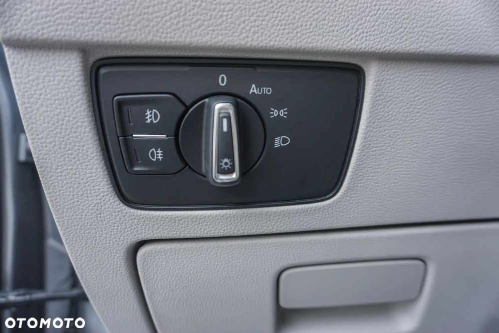 Volkswagen Passat 2.0 TDI Elegance DSG - 24