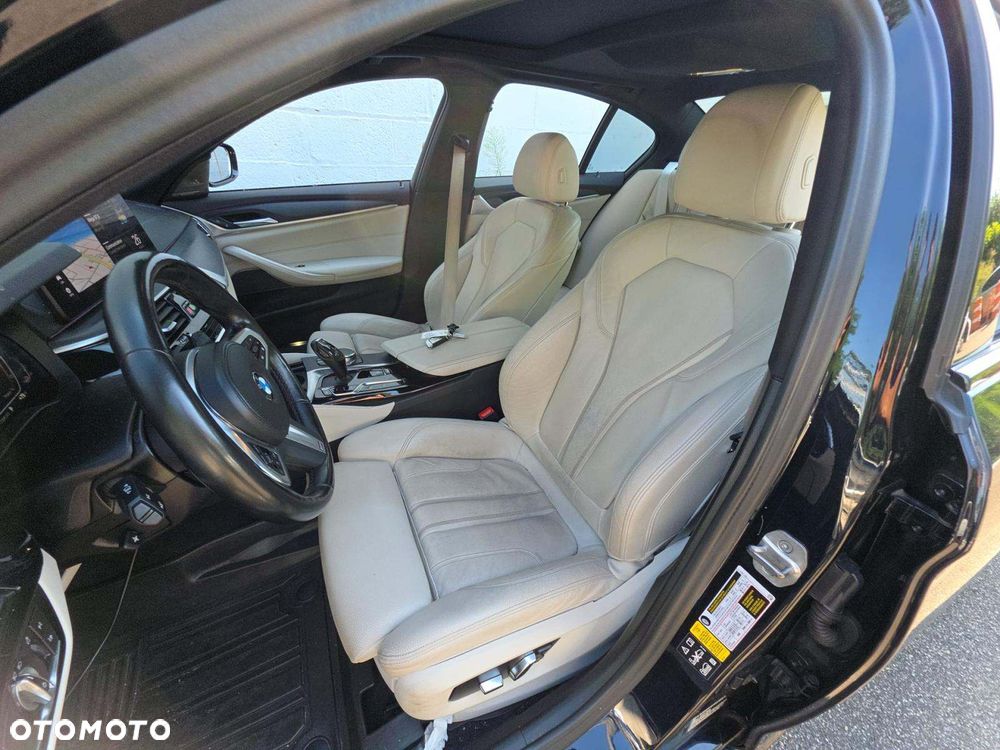 BMW Seria 5 540i xDrive M Sport Edition - 8