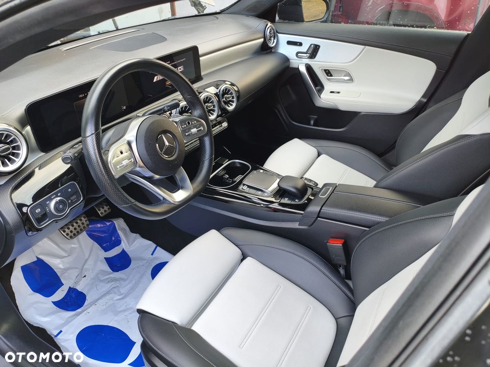 Mercedes-Benz CLA - 9