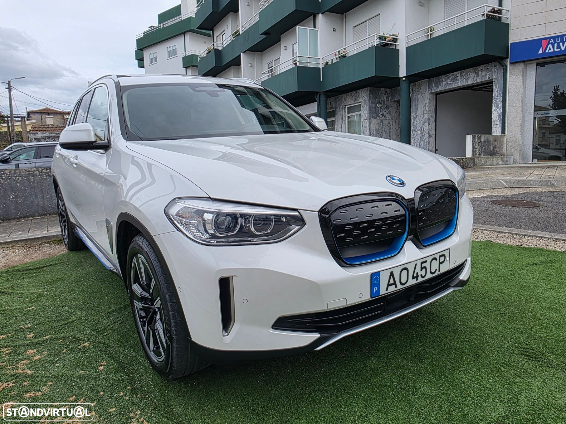 BMW iX3 Inspiring - 4