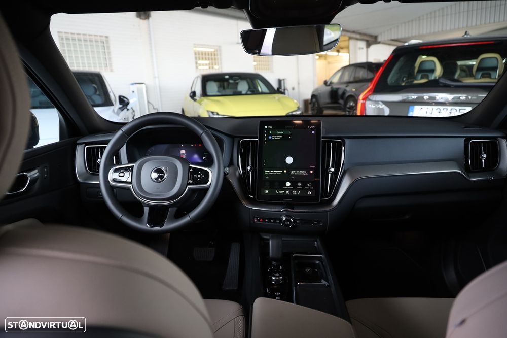 Volvo XC 60 2.0 T6 PHEV Core AWD - 22