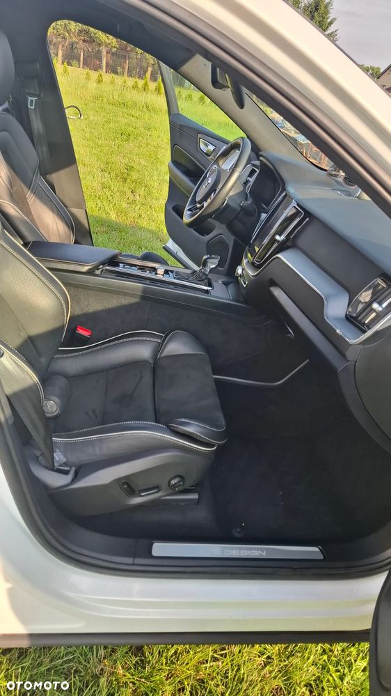 Volvo XC 60 T6 GPF AWD R-Design - 6