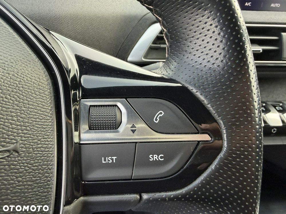 Peugeot 3008 PureTech 130 Stop & Start GPF Allure Pack - 23