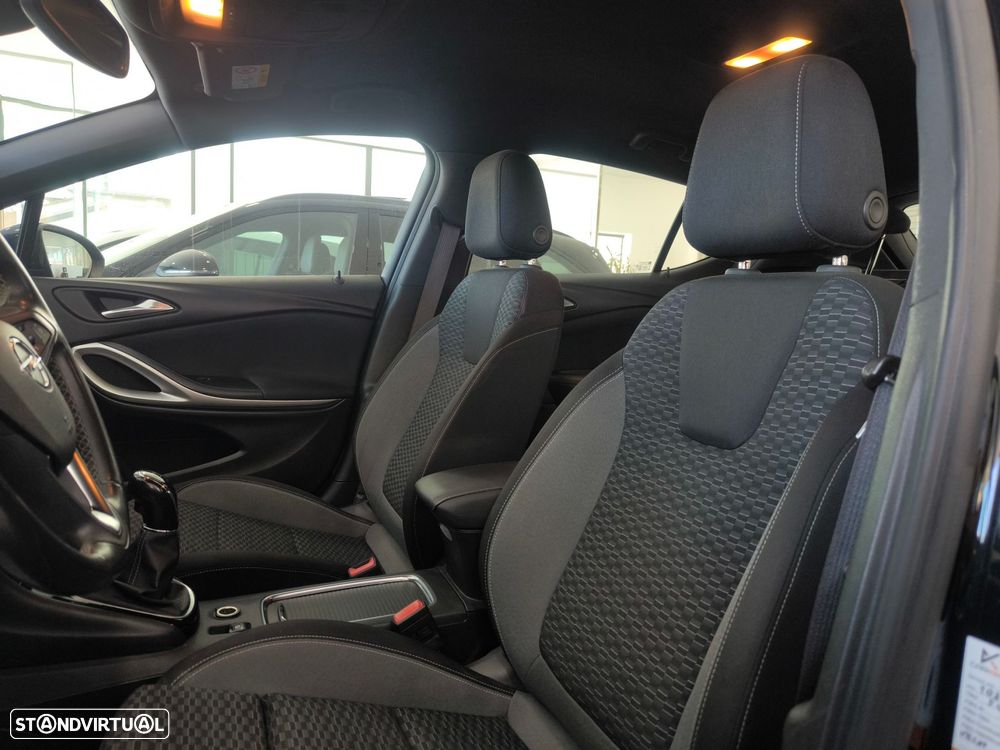 Opel Astra 1.2 T GS Line S/S - 10