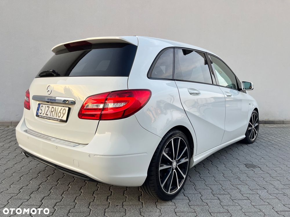 Mercedes-Benz Klasa B 200 CDI - 22