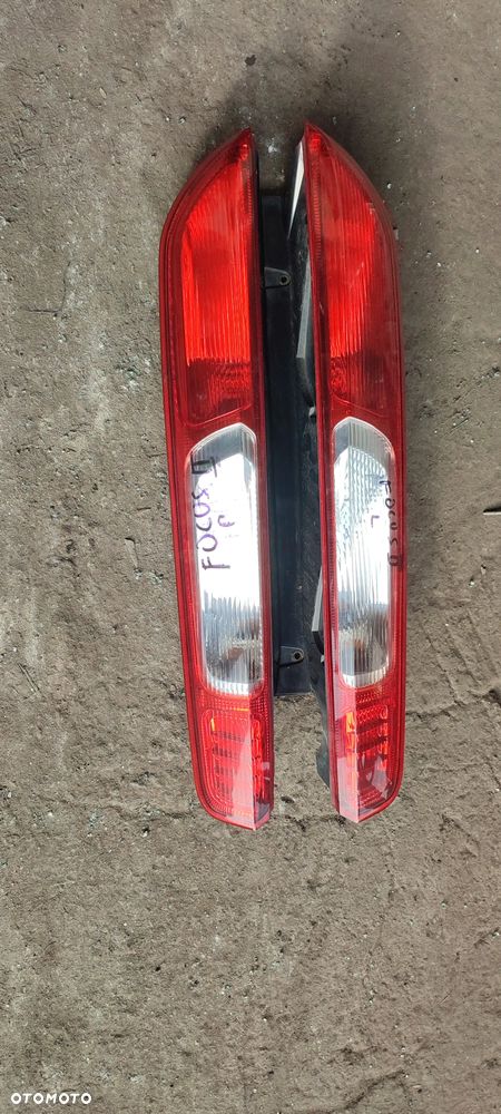 LAMPA PRAWA LEWA TYL FOCUS MK2 HB - 2