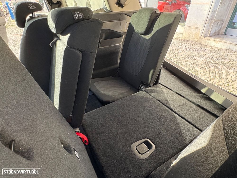 BMW 216 Gran Tourer i 7L Advantage - 11