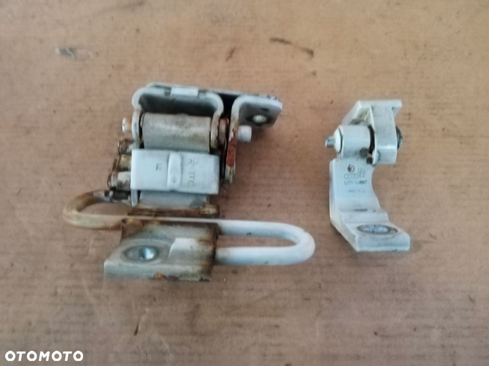 Zawias zawiasy drzwi prawy przód para VW Golf IV 4 - 1