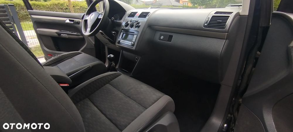 Volkswagen Touran 1.9 TDI Conceptline - 32