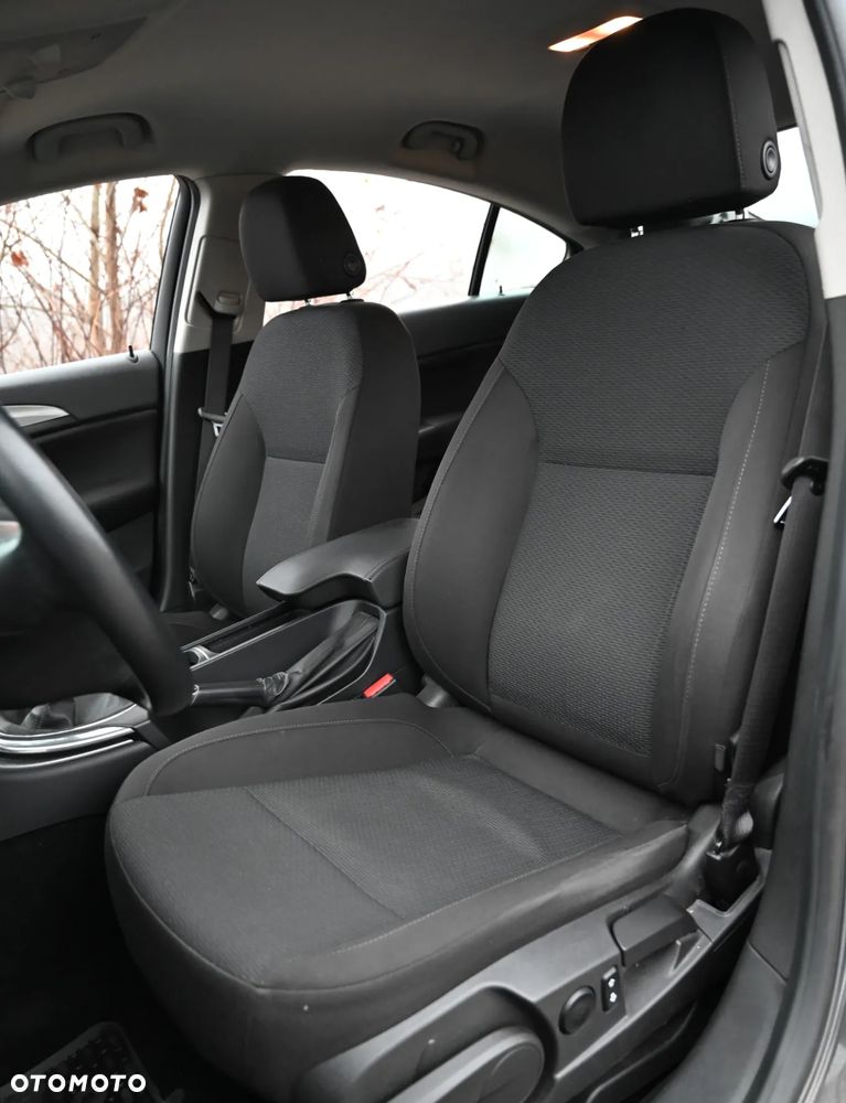 Opel Insignia - 32