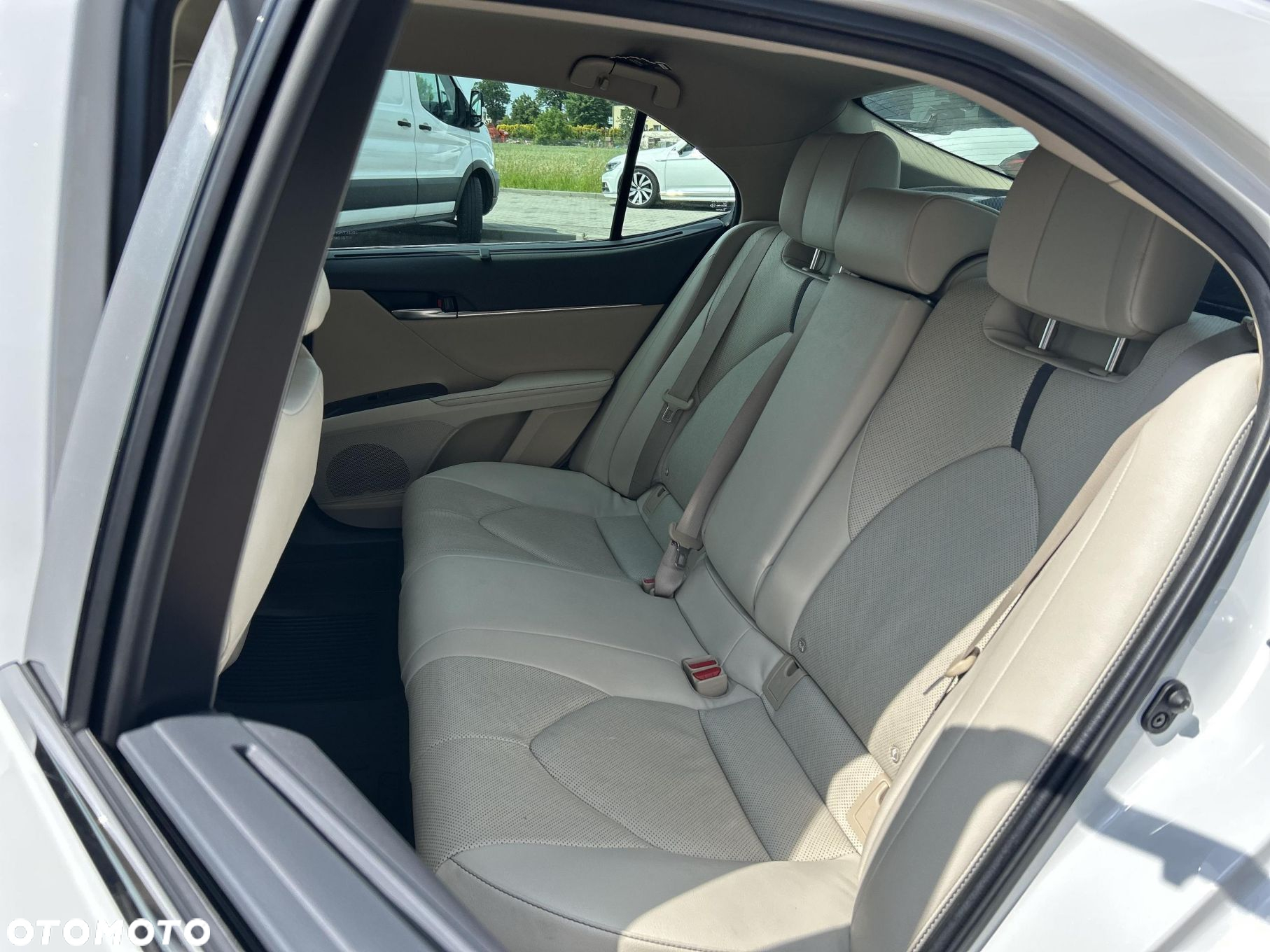 Toyota Camry - 13