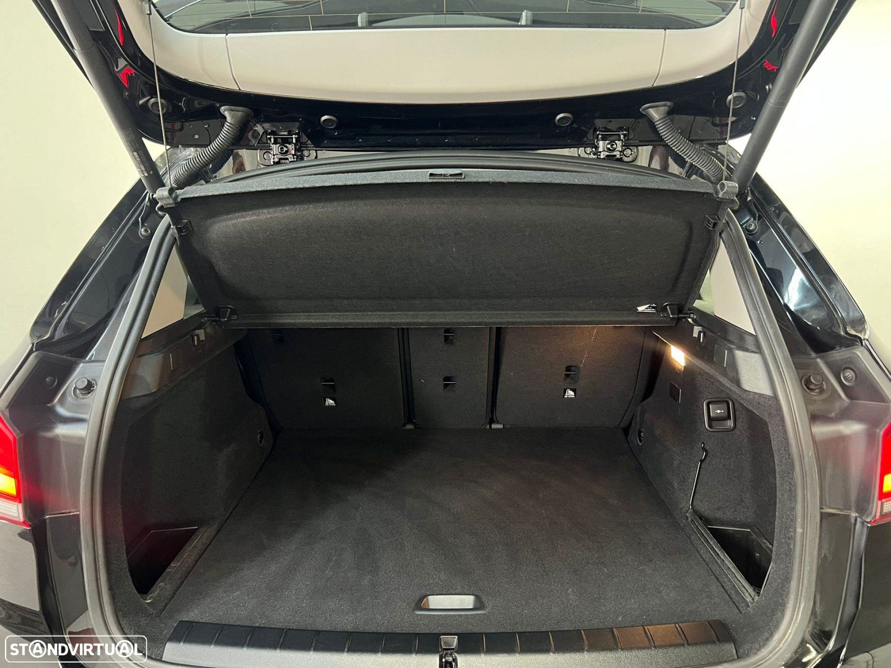 BMW X1 25 e xDrive Corporate Edition - 21